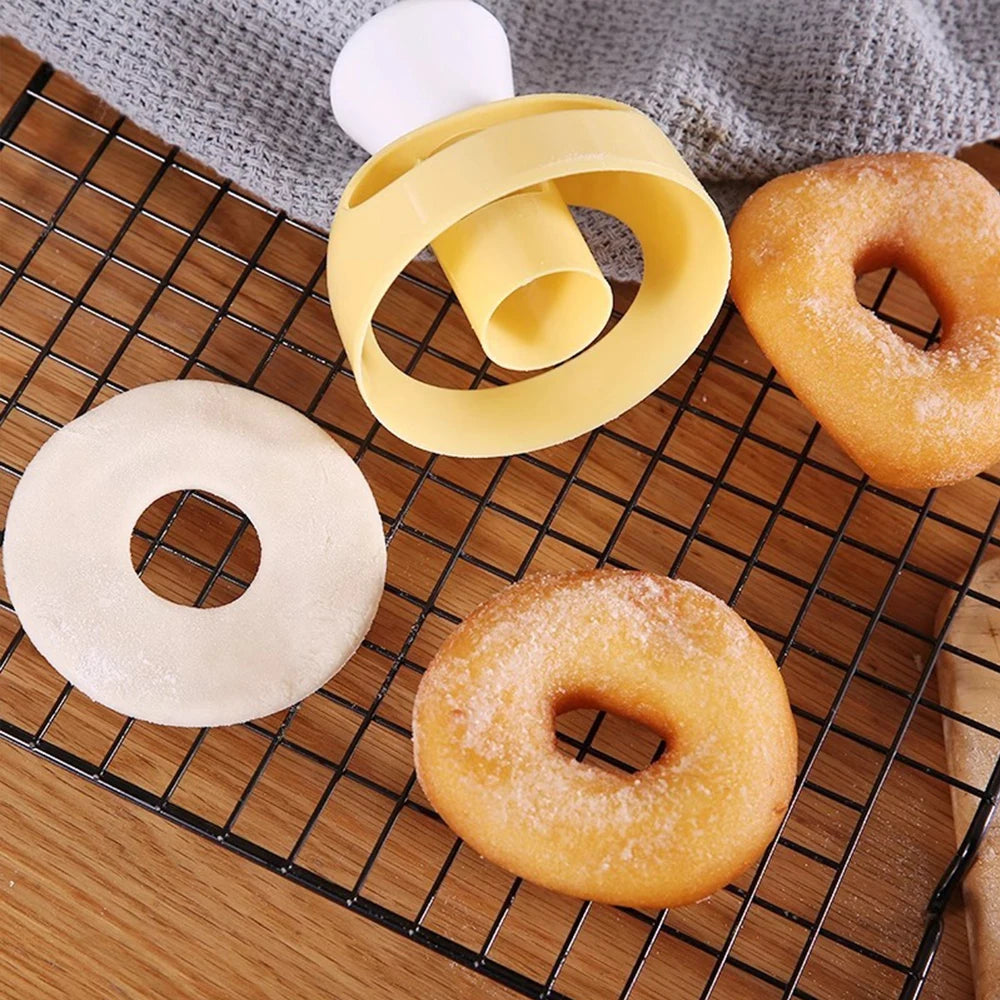 Plastic Donut Mold – DIY Doughnut & Cake Decorating Tool