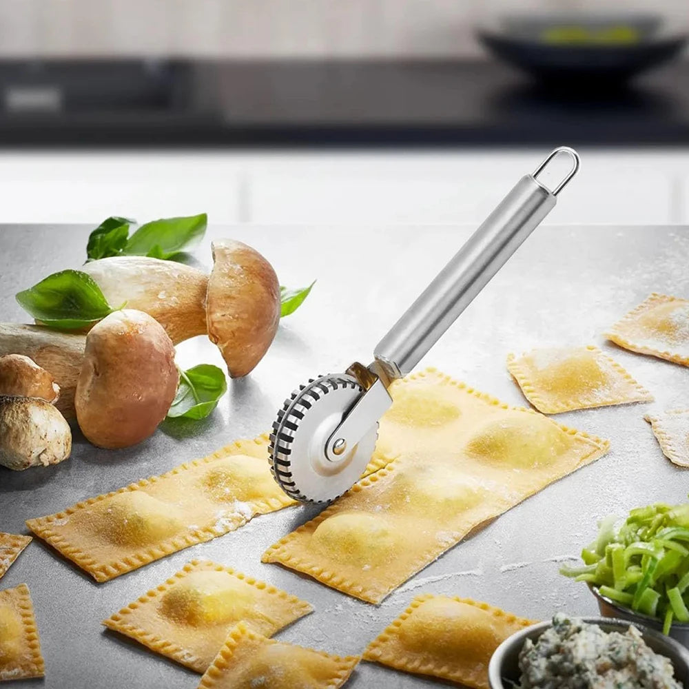 Stainless Steel Ravioli Cutter Wheel – Pasta & Pastry Crimper for Fresh Dough